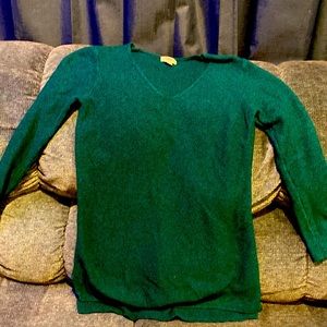 Old navy Forest green sweater. Only worn once.